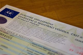 Sněmovna schválila konec velkého technického průkazu - Novinky